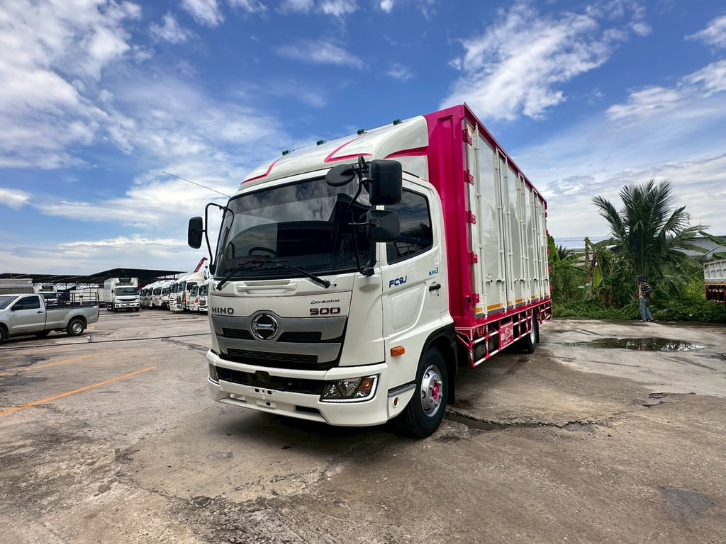 🚚6 ล้อ ตู้ 10 บาน HINO FC 210 ปี 64💕 🚚6 ล้อ ตู้ 10 บาน HINO FC 210 ปี 64💕