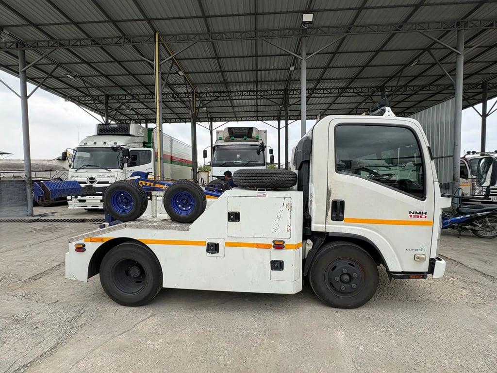 รถยก ISUZU NMR 130 ปี 58 - 64 มี 5 คัน รถยก ISUZU NMR 130 ปี 58 - 64 มี 5 คัน