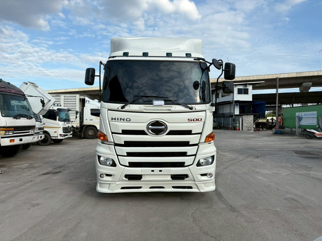 HINO FM 344แรงม้า รถบรรทุก 10ล้อ หัวลาก เฉพาะหัว ปี 63  เลขไมล์ 383,000 กม. HINO FM 344แรงม้า รถบรรทุก 10ล้อ หัวลาก เฉพาะหัว ปี 63  เลขไมล์ 383,000 กม.