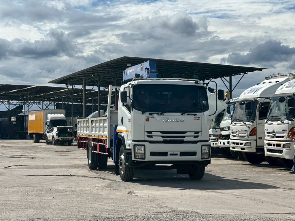 ISUZU FTR ปี 62 เครน TADANO 5 ตัน 5 ปลอก ISUZU FTR ปี 62 เครน TADANO 5 ตัน 5 ปลอก
