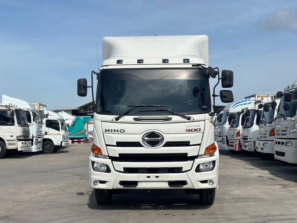 Hino Victor หัวลาก 6 ล้อ   260 แรง  ปี 60🚚💚 Hino Victor หัวลาก 6 ล้อ   260 แรง  ปี 60🚚💚