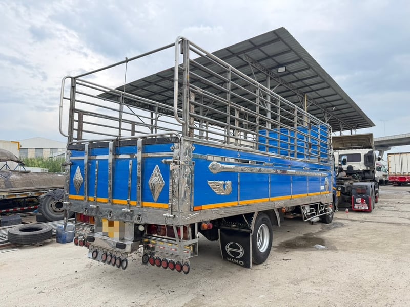 HINO FC 210แรงม้า รถบรรทุก 6ล้อ กระบะเลส ปี2019 เลขไมล์น้อยกว่า 50,000 กม.