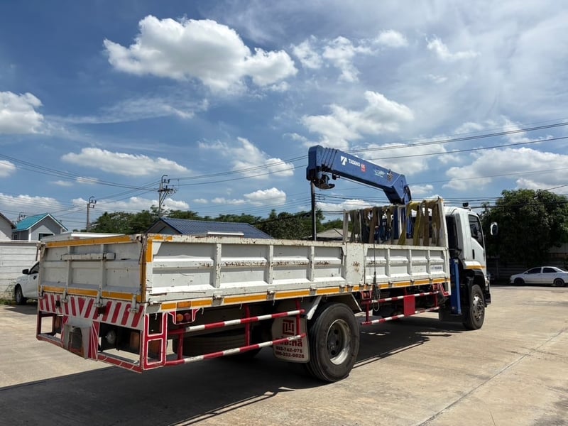 ISUZU FTR 240แรงม้า รถบรรทุก 6ล้อ กระบะเหล็กติดเครน ปี2019 เลขไมล์น้อยกว่า 500,000 กม.