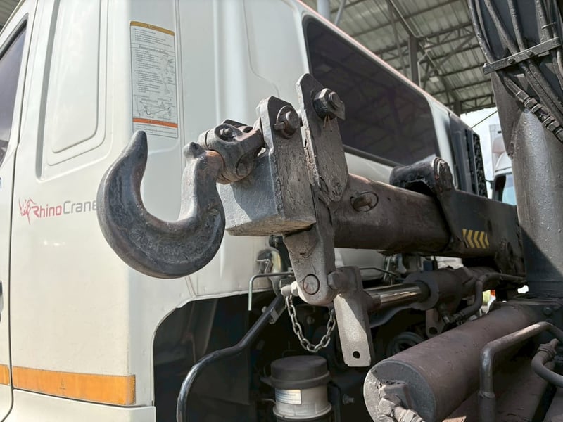 Hino victor240 ติดตั้งเครนพับ 3 ตัน ปี 62 Hino victor240 ติดตั้งเครนพับ 3 ตัน ปี 62