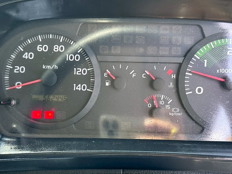 HINO FG 212แรงม้า รถบรรทุก หัวลาก 6ล้อ  ปี2012