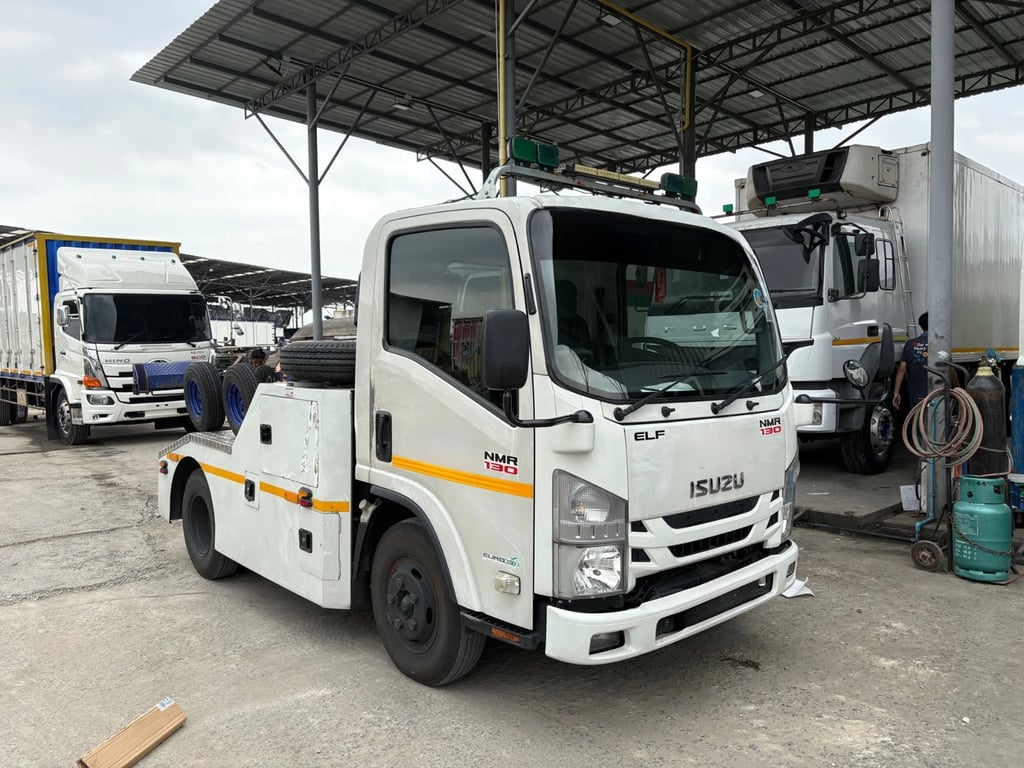 รถยก ISUZU NMR 130 ปี 58 - 64 มี 5 คัน รถยก ISUZU NMR 130 ปี 58 - 64 มี 5 คัน