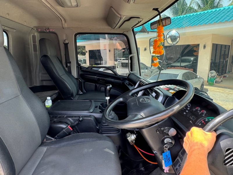 Hino Victor FG8J 260 แรงม้า | หัวลาก 6 ล้อ เสริมคานถุงลมยกล้อ Magnum ลงเล่มแล้ว Hino Victor FG8J 260 แรงม้า | หัวลาก 6 ล้อ เสริมคานถุงลมยกล้อ Magnum ลงเล่มแล้ว