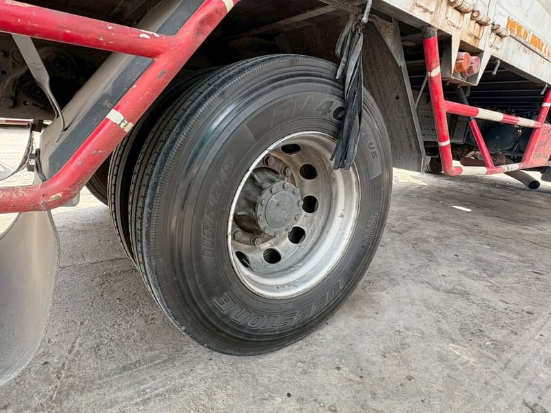 Hino victor240 ติดตั้งเครนพับ 3 ตัน ปี 62 Hino victor240 ติดตั้งเครนพับ 3 ตัน ปี 62