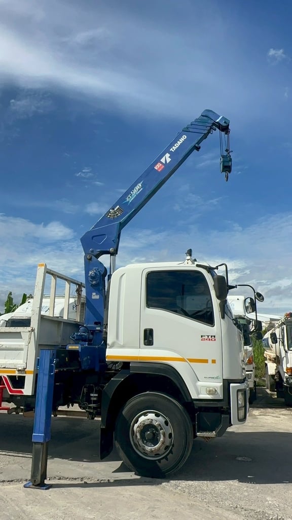 ISUZU FTR ปี 62 เครน TADANO 5 ตัน 5 ปลอก ISUZU FTR ปี 62 เครน TADANO 5 ตัน 5 ปลอก