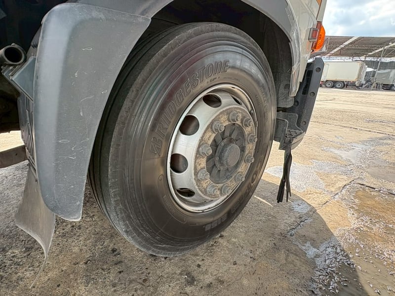 Hino victor240 ติดตั้งเครนพับ 3 ตัน ปี 62 Hino victor240 ติดตั้งเครนพับ 3 ตัน ปี 62