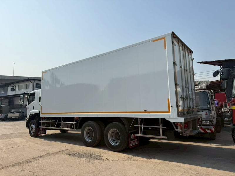 10 ล้อตู้เย็น ISUZU FVM 240 ยาว7.5เมตร ปี  62 