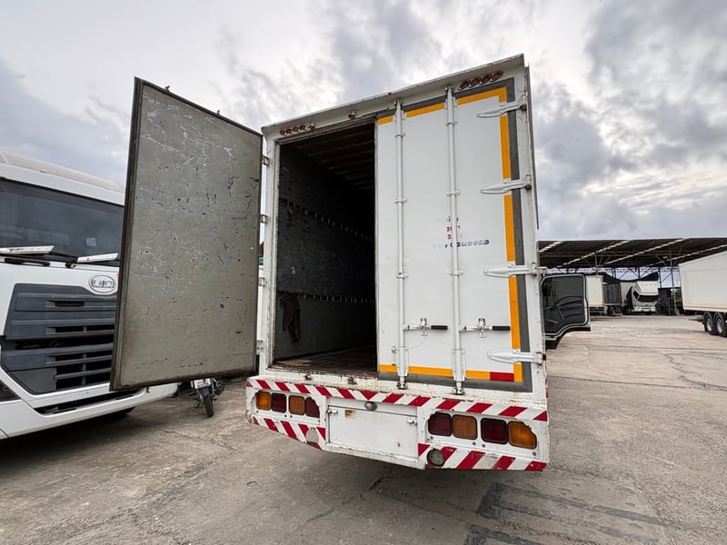 ISUZU FRR 190 ตู้ 3 บาน ยาว 5.5  ปี 63