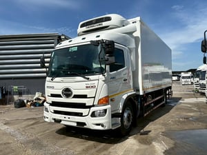 Hino Victor 240 ปี 60 6 ล้อ ตู้เย็น เทอร์โมคิง พร้อมลิฟต์ท้าย Hino Victor 240 ปี 60 6 ล้อ ตู้เย็น เทอร์โมคิง พร้อมลิฟต์ท้าย