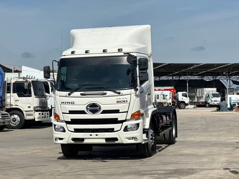Hino Victor หัวลาก 6 ล้อ   260 แรง  ปี 60🚚💚