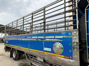 HINO FC 210แรงม้า รถบรรทุก 6ล้อ กระบะเลส ปี2019 เลขไมล์น้อยกว่า 50,000 กม.