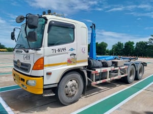 ขายรถ 10 ล้อ Hook lift 3 เพลา ยี่ห้อ Hino รุ่น FL1JNRA 245 แรง ปี 2550