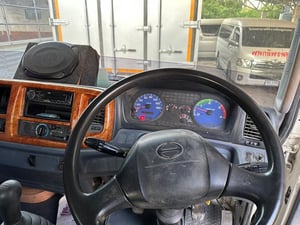 HINO FC4JJRA ปี46 165เเรง ยาว5.5เมตร HINO FC4JJRA ปี46 165เเรง ยาว5.5เมตร