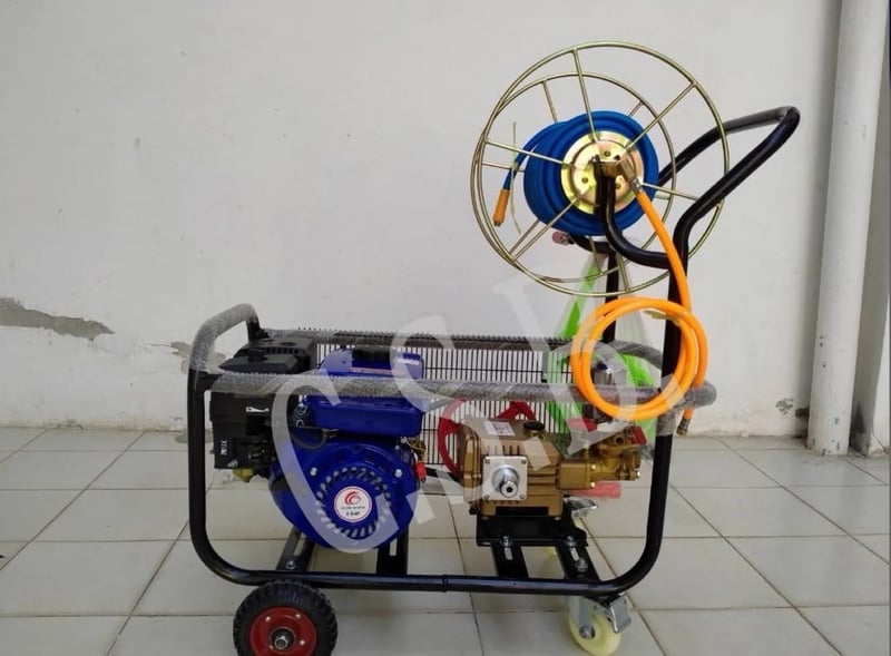 เครื่องพ่นยาแบบรถเข็น รุ่น LJ - 26 Recoil Start Belt Gasoline Power Sprayer AGRIO