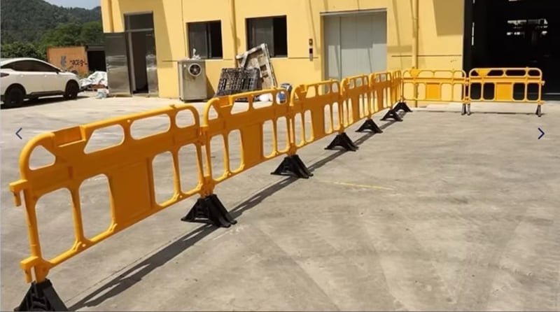 แผงกั้นจราจร Plastic Road Barrier รุ่น RB1
