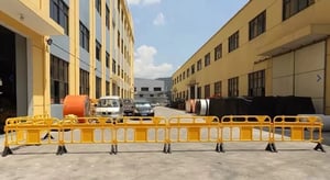 แผงกั้นจราจร Plastic Road Barrier รุ่น RB1