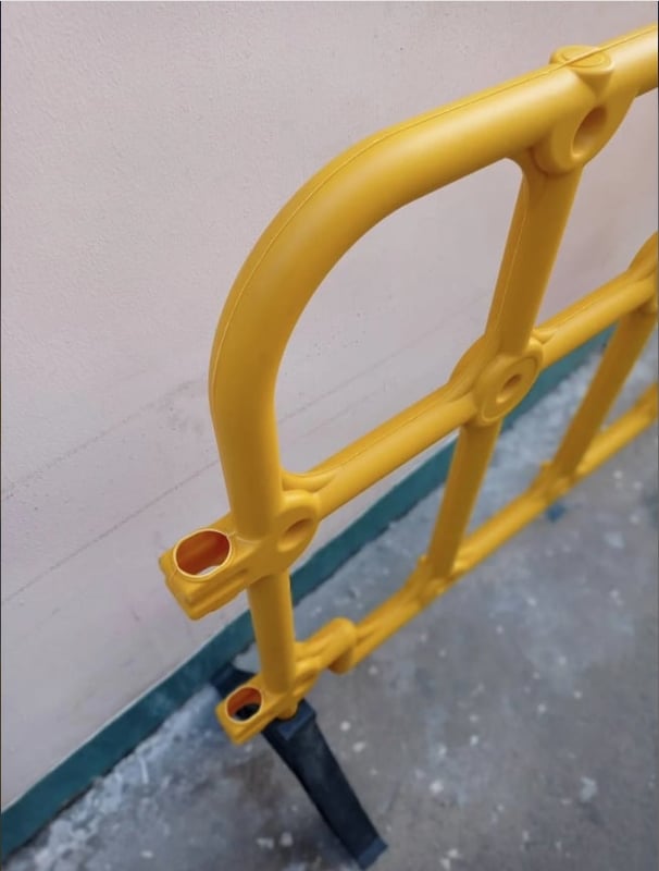แผงกั้นจราจร Plastic Road Barrier รุ่น RB2 แผงกั้นจราจร Plastic Road Barrier รุ่น RB2