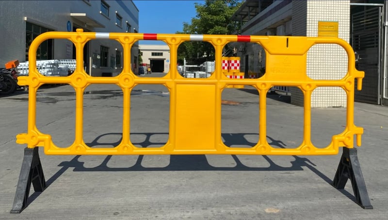แผงกั้นจราจร Plastic Road Barrier รุ่น RB2 แผงกั้นจราจร Plastic Road Barrier รุ่น RB2