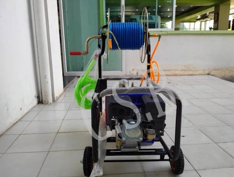 เครื่องพ่นยาแบบรถเข็น รุ่น LJ - 26 Recoil Start Belt Gasoline Power Sprayer AGRIO