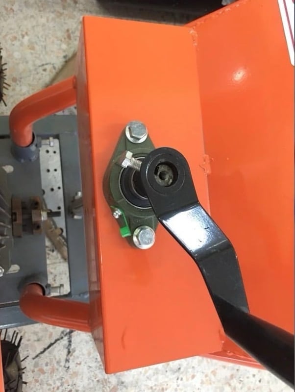 ครื่องตัดเสา พร้อมใบตัด 11 KW Hand Push Pile Cutter