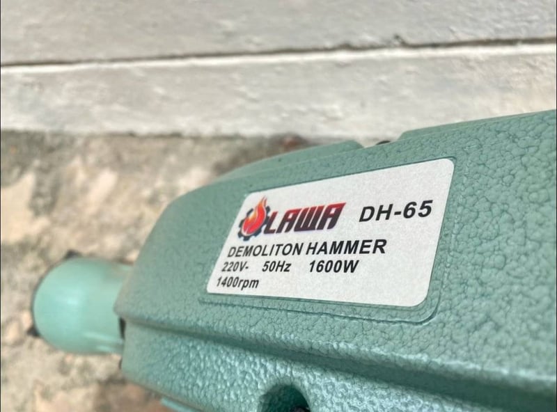 สกัดไฟฟ้า Demolition Hammer ยี่ห้อ LAWA (ลาวา)