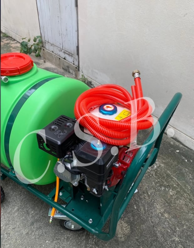 ปั๊มพ่นยาแบบรถเข็น ขนาด 160 L Belt garden Sprayer ยี่ห้อ AGRIO