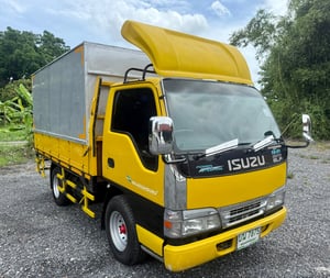 NKR 100 แรง (การ์ตูน) (4 ล้อ - ป้ายเล็กไม่ติดเวลา) (กระบะ+ตู้ทึบ) (กระทะผ่า+ยางดี 4 เส้น) (แบตเตอรี่ใหม่) เครื่องดี คัสซีสวย แอร์เย็น พร้อมโอน