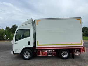 NLR Lite ปี 2021 (4 ล้อ - ไม่ติดเวลา) (รถมือเดียวป้ายแดง) (ตู้แห้ง+เปิดท้าย) เครื่องดี คัสซีสวย แอร์เย็น พ.เพาเวอร์ ก.ไฟฟ้า พวงมาลัย Airbag วิทยุ USB MP3 รถถูกคัดสรรผ่านมาตรฐาน NLR Lite ปี 2021 (4 ล้อ - ไม่ติดเวลา) (รถมือเดียวป้ายแดง) (ตู้แห้ง+เปิดท้าย) เครื่องดี คัสซีสวย แอร์เย็น พ.เพาเวอร์ ก.ไฟฟ้า พวงมาลัย Airbag วิทยุ USB MP3 รถถูกคัดสรรผ่านมาตรฐาน