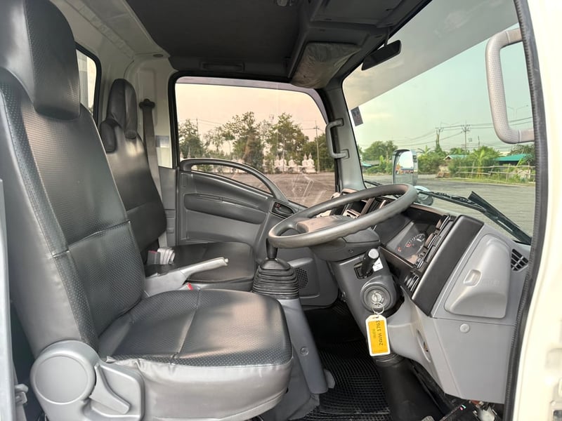 NLR130 ปี 2563 (4 ล้อ - ไม่ติดเวลา) (รถมือเดียวป้ายแดง) (ตู้แห้ง+เปิดท้าย) เครื่องดี คัสซีสวย แอร์เย็น พ.เพาเวอร์ ก.ไฟฟ้า พวงมาลัย Airbag วิทยุ USB MP3 รถถูกคัดสรรผ่านมาตรฐาน NLR130 ปี 2563 (4 ล้อ - ไม่ติดเวลา) (รถมือเดียวป้ายแดง) (ตู้แห้ง+เปิดท้าย) เครื่องดี คัสซีสวย แอร์เย็น พ.เพาเวอร์ ก.ไฟฟ้า พวงมาลัย Airbag วิทยุ USB MP3 รถถูกคัดสรรผ่านมาตรฐาน