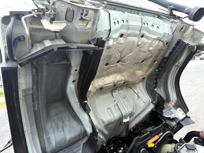 แถมป้ายประมูล NLR130 ปี 2564 (4 ล้อ - ไม่ติดเวลา) (รถมือเดียวป้ายแดง) (ตู้แห้ง+เปิดท้าย) เครื่องดี คัสซีสวย แอร์เย็น พ.เพาเวอร์ ก.ไฟฟ้า พวงมาลัย Airbag วิทยุ USB MP3 รถถูกคัดสรรผ่านมาตรฐาน