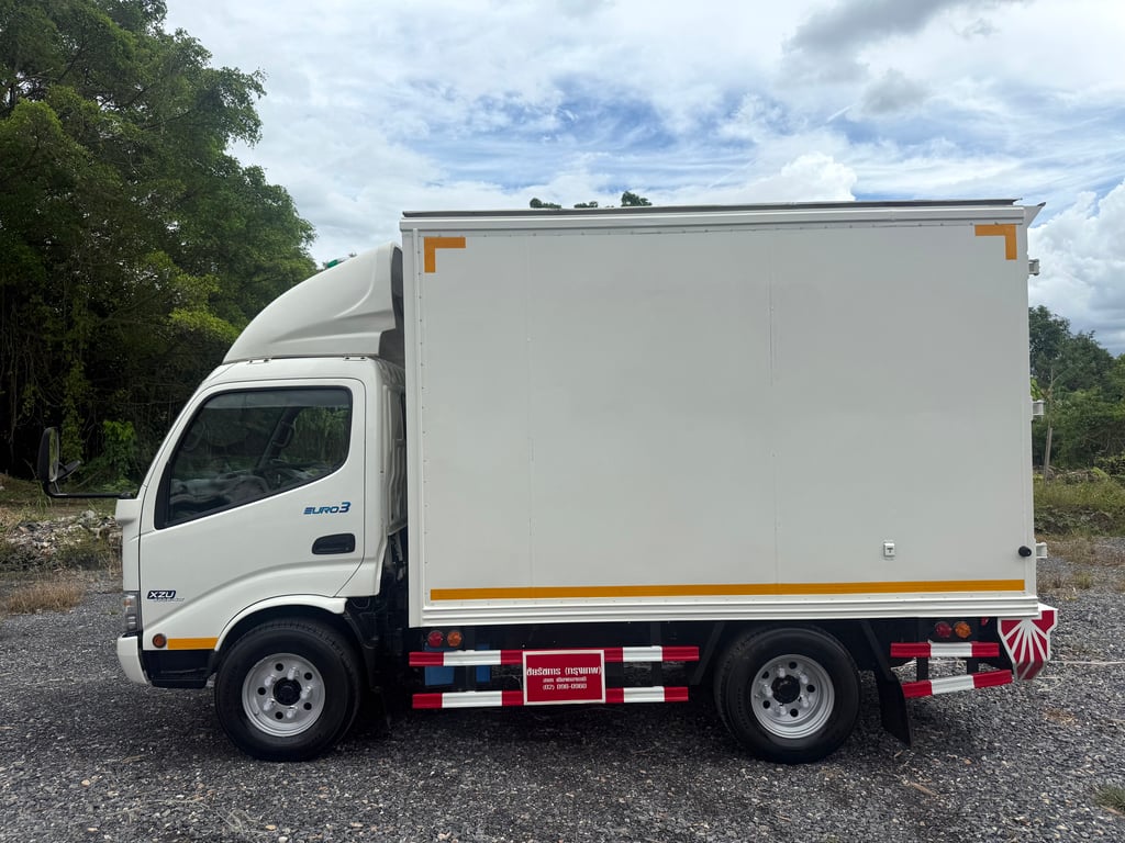 HINO 300 ATOM ปี 2564 สวยๆ เดิมบาง (4 ล้อ - ไม่ติดเวลา) (รถมือเดียวป้ายแดง) (ตู้แห้ง+เปิดท้าย) เครื่องดี คัสซีสวย แอร์เย็น พ.เพาเวอร์ พวงมาลัย Airbag วิทยุ USB MP3 รถถูกคัดสรรผ่านมาตรฐาน รถสวยมาก HINO 300 ATOM ปี 2564 สวยๆ เดิมบาง (4 ล้อ - ไม่ติดเวลา) (รถมือเดียวป้ายแดง) (ตู้แห้ง+เปิดท้าย) เครื่องดี คัสซีสวย แอร์เย็น พ.เพาเวอร์ พวงมาลัย Airbag วิทยุ USB MP3 รถถูกคัดสรรผ่านมาตรฐาน รถสวยมาก