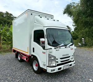 NLR130 ปี 2561 (รถห้างแท้) (4 ล้อ - ไม่ติดเวลา) (รถมือเดียวป้ายแดง) (ตู้แห้ง+เปิดท้าย+เปิดซ้าย) เครื่องดี คัสซีสวย แอร์เย็น พ.เพาเวอร์ ก.ไฟฟ้า พวงมาลัย Airbag วิทยุ USB MP3 รถถูกคัดสรรผ่านมาตรฐาน รถสวยมาก