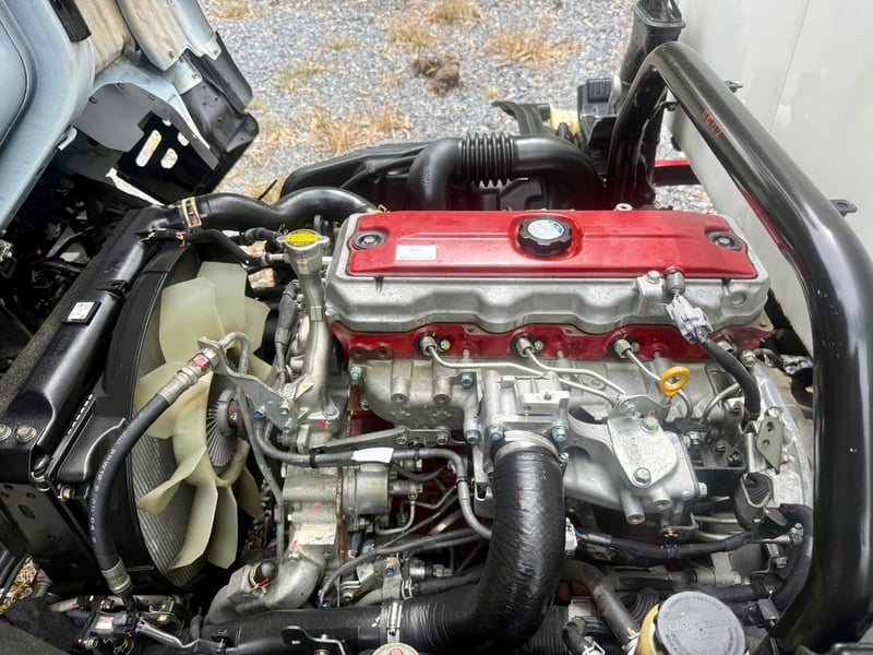 HINO 300 ATOM ปี 2564 สวยๆ เดิมบาง (4 ล้อ - ไม่ติดเวลา) (รถมือเดียวป้ายแดง) (ตู้แห้ง+เปิดท้าย) เครื่องดี คัสซีสวย แอร์เย็น พ.เพาเวอร์ พวงมาลัย Airbag วิทยุ USB MP3 รถถูกคัดสรรผ่านมาตรฐาน รถสวยมาก