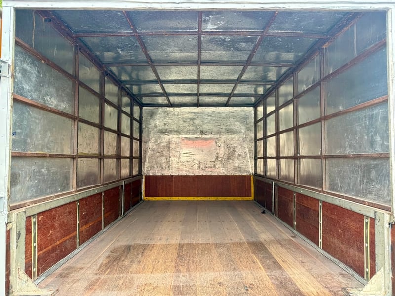 NKR 100 แรง (การ์ตูน) (4 ล้อ - ป้ายเล็กไม่ติดเวลา) (กระบะ+ตู้ทึบ) (กระทะผ่า+ยางดี 4 เส้น) (แบตเตอรี่ใหม่) เครื่องดี คัสซีสวย แอร์เย็น พร้อมโอน