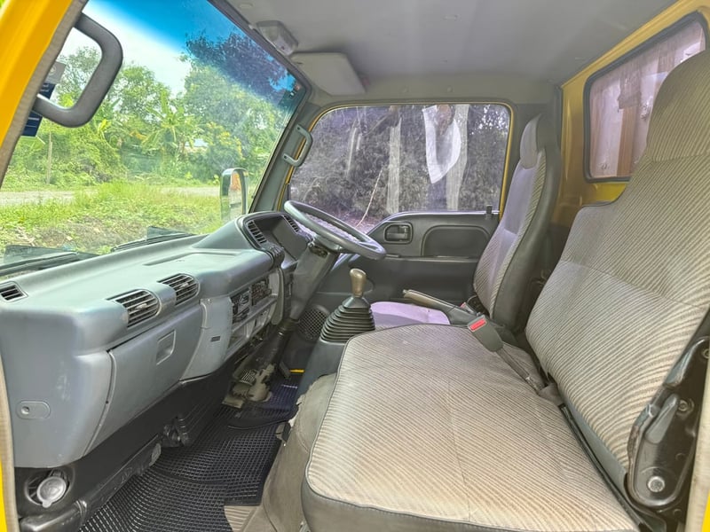 NKR 100 แรง (การ์ตูน) (4 ล้อ - ป้ายเล็กไม่ติดเวลา) (กระบะ+ตู้ทึบ) (กระทะผ่า+ยางดี 4 เส้น) (แบตเตอรี่ใหม่) เครื่องดี คัสซีสวย แอร์เย็น พร้อมโอน