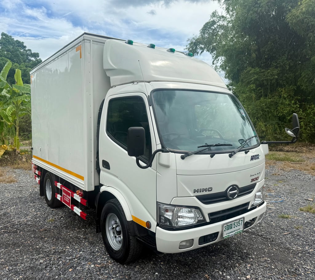 HINO 300 ATOM ปี 2564 สวยๆ เดิมบาง (4 ล้อ - ไม่ติดเวลา) (รถมือเดียวป้ายแดง) (ตู้แห้ง+เปิดท้าย) เครื่องดี คัสซีสวย แอร์เย็น พ.เพาเวอร์ พวงมาลัย Airbag วิทยุ USB MP3 รถถูกคัดสรรผ่านมาตรฐาน รถสวยมาก HINO 300 ATOM ปี 2564 สวยๆ เดิมบาง (4 ล้อ - ไม่ติดเวลา) (รถมือเดียวป้ายแดง) (ตู้แห้ง+เปิดท้าย) เครื่องดี คัสซีสวย แอร์เย็น พ.เพาเวอร์ พวงมาลัย Airbag วิทยุ USB MP3 รถถูกคัดสรรผ่านมาตรฐาน รถสวยมาก