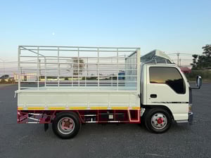 ISUZU NKR 120 แรง ปี 2553 (4 ล้อ-ไม่ติดเวลา) (กระบะ+คอก) เครื่องดี คัสซีสวย แอร์เย็น รถสวย พร้อมใช้งานทันที