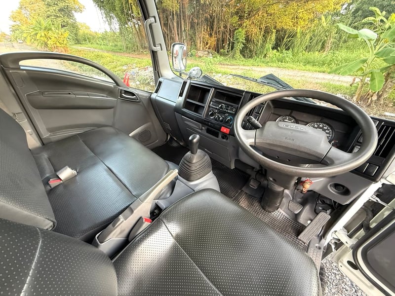 NLR130 ปี 2563 (4 ล้อ - ไม่ติดเวลา) (รถมือเดียวป้ายแดง) (กระบะสองแถว) เครื่องดี คัสซีสวย แอร์เย็น พ.เพาเวอร์ ก.ไฟฟ้า พวงมาลัย Airbag วิทยุ USB MP3 รถถูกคัดสรรผ่านมาตรฐาน