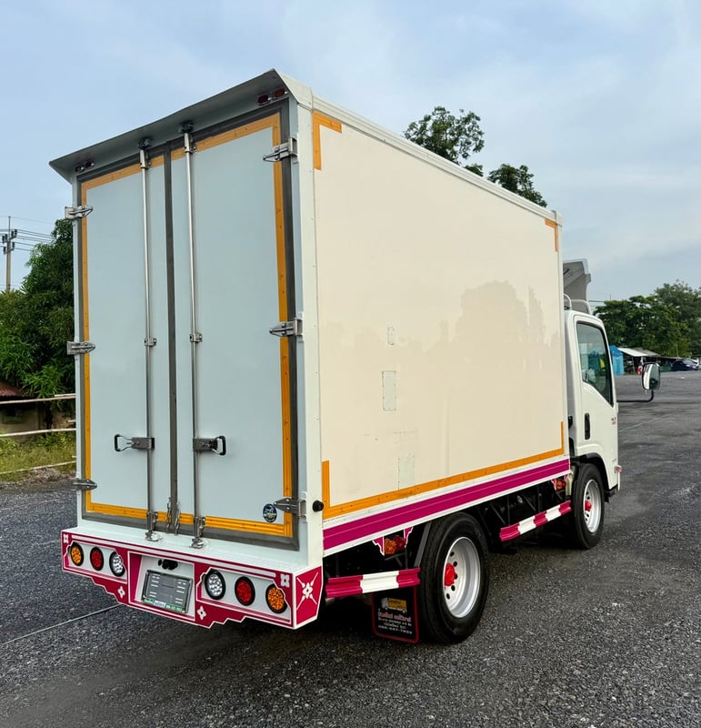 NLR130 ปี 2563 (4 ล้อ - ไม่ติดเวลา) (รถมือเดียวป้ายแดง) (ตู้แห้ง+เปิดท้าย) เครื่องดี คัสซีสวย แอร์เย็น พ.เพาเวอร์ ก.ไฟฟ้า พวงมาลัย Airbag วิทยุ USB MP3 รถถูกคัดสรรผ่านมาตรฐาน NLR130 ปี 2563 (4 ล้อ - ไม่ติดเวลา) (รถมือเดียวป้ายแดง) (ตู้แห้ง+เปิดท้าย) เครื่องดี คัสซีสวย แอร์เย็น พ.เพาเวอร์ ก.ไฟฟ้า พวงมาลัย Airbag วิทยุ USB MP3 รถถูกคัดสรรผ่านมาตรฐาน