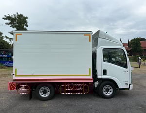 NLR Lite ปี 2021 (4 ล้อ - ไม่ติดเวลา) (รถมือเดียวป้ายแดง) (ตู้แห้ง+เปิดท้าย) เครื่องดี คัสซีสวย แอร์เย็น พ.เพาเวอร์ ก.ไฟฟ้า พวงมาลัย Airbag วิทยุ USB MP3 รถถูกคัดสรรผ่านมาตรฐาน NLR Lite ปี 2021 (4 ล้อ - ไม่ติดเวลา) (รถมือเดียวป้ายแดง) (ตู้แห้ง+เปิดท้าย) เครื่องดี คัสซีสวย แอร์เย็น พ.เพาเวอร์ ก.ไฟฟ้า พวงมาลัย Airbag วิทยุ USB MP3 รถถูกคัดสรรผ่านมาตรฐาน