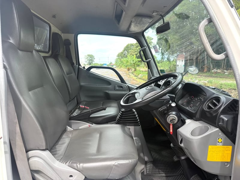 HINO 300 ATOM ปี 2564 สวยๆ เดิมบาง (4 ล้อ - ไม่ติดเวลา) (รถมือเดียวป้ายแดง) (ตู้แห้ง+เปิดท้าย) เครื่องดี คัสซีสวย แอร์เย็น พ.เพาเวอร์ พวงมาลัย Airbag วิทยุ USB MP3 รถถูกคัดสรรผ่านมาตรฐาน รถสวยมาก