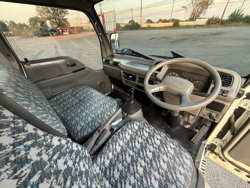 ISUZU NKR 120 แรง ปี 2553 (4 ล้อ-ไม่ติดเวลา) (กระบะ+คอก) เครื่องดี คัสซีสวย แอร์เย็น รถสวย พร้อมใช้งานทันที