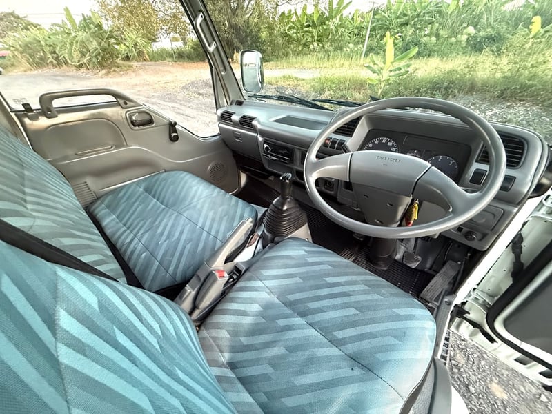 ISUZU NKR (รถห้างแท้) (ตาเพชร) เครื่อง 100 แรง เทอร์โบ (4 ล้อ-ไม่ติดเวลา) (กระบะพื้นเหล็ก+คอกเหล็ก) เครื่องดี คัสซีสวย แอร์เย็น ☎️ 086-337-7933 ก้าว ISUZU NKR (รถห้างแท้) (ตาเพชร) เครื่อง 100 แรง เทอร์โบ (4 ล้อ-ไม่ติดเวลา) (กระบะพื้นเหล็ก+คอกเหล็ก) เครื่องดี คัสซีสวย แอร์เย็น ☎️ 086-337-7933 ก้าว