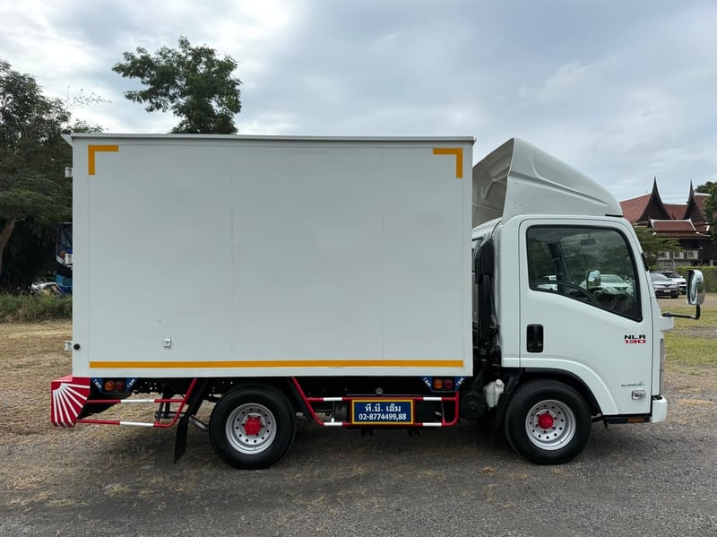 NLR130 ปี 2020 (4 ล้อ - ไม่ติดเวลา) (รถมือเดียวป้ายแดง) (ตู้แห้ง+เปิดท้าย) เครื่องดี คัสซีสวย แอร์เย็น พ.เพาเวอร์ ก.ไฟฟ้า พวงมาลัย Airbag วิทยุ USB MP3 รถถูกคัดสรรผ่านมาตรฐาน NLR130 ปี 2020 (4 ล้อ - ไม่ติดเวลา) (รถมือเดียวป้ายแดง) (ตู้แห้ง+เปิดท้าย) เครื่องดี คัสซีสวย แอร์เย็น พ.เพาเวอร์ ก.ไฟฟ้า พวงมาลัย Airbag วิทยุ USB MP3 รถถูกคัดสรรผ่านมาตรฐาน