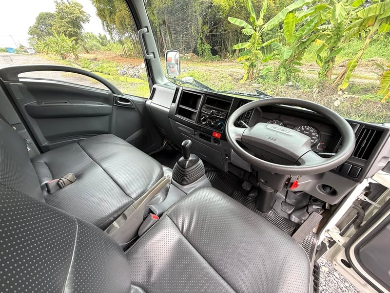 NLR130 แรง ปี 2561 (รถห้างแท้) (4 ล้อ - ไม่ติดเวลา) (รถมือเดียวป้ายแดง) (กระบะเหล็กใหม่ ยาว 3.5 เมตร) เครื่องดี คัสซีสวย แอร์เย็น พ.เพาเวอร์ ก.ไฟฟ้า พวงมาลัย Airbag วิทยุ USB MP3 รถถูกคัดสรรผ่านมาตรฐาน รถสวยมาก