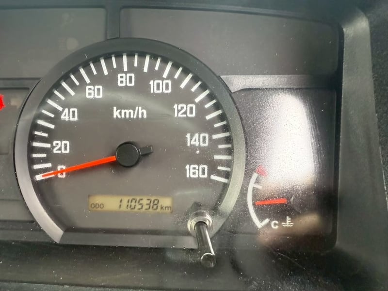 NLR130 ปี 2561 (รถห้างแท้) (4 ล้อ - ไม่ติดเวลา) (รถมือเดียวป้ายแดง) (ตู้แห้ง+เปิดท้าย+เปิดซ้าย) เครื่องดี คัสซีสวย แอร์เย็น พ.เพาเวอร์ ก.ไฟฟ้า พวงมาลัย Airbag วิทยุ USB MP3 รถถูกคัดสรรผ่านมาตรฐาน รถสวยมาก